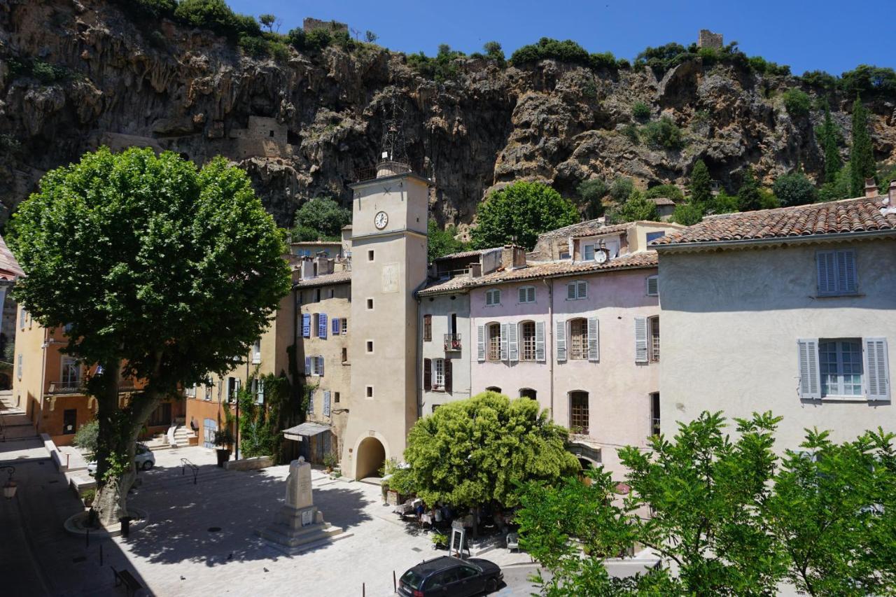 La Maison Des Artistes Apartment Cotignac Exterior photo